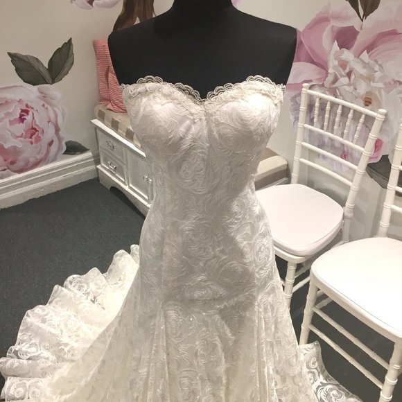 EUGENIA WEDDING GOWN! - Picture 4 of 8